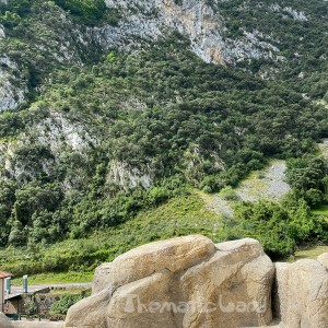 Thematicland diseño y construcción de una cueva con rocas artificiales, cascada y spa en el Hotel Balneario la Hermida en Cantabria. Thematicland diseño y construcción de una cueva con rocas artificiales, cascada y spa en el Hotel Balneario la Hermida en Cantabria.